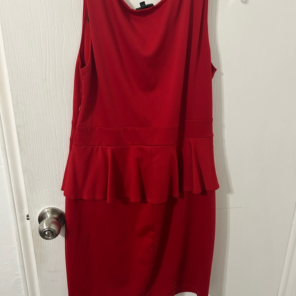 Elegant Red Sleeveless Dress